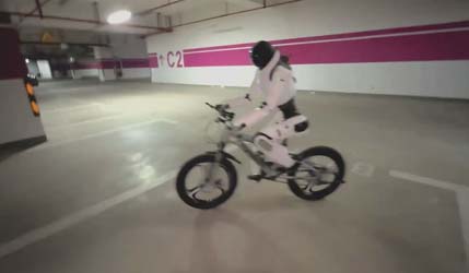 Китайська компанія Zhiyuan Robotics представила гуманоїдного робота Lingxi X2 із унікальними можливостями
