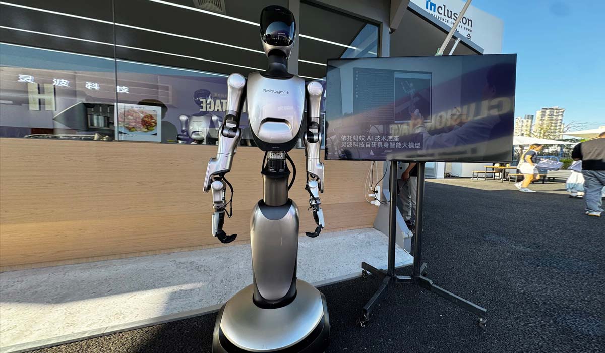 Ant Group представила гуманоїда R1 — компанія виходить у сегмент роботів разом з Unitree