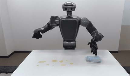 Tokyo Robotics показала Torobo — гуманоїдного робота, який сам витирає столи