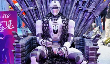 EngineAI готує бойового робота T800 до турніру Robot Boxer 24 грудня